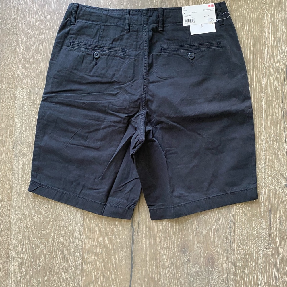 Uniqlo chino shorts in black - Picture 3 of 13
